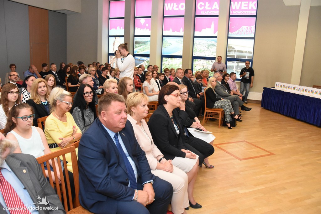 Wręczenie stypendiów uczniom