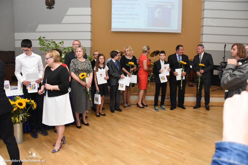 Wręczenie stypendiów uczniom
