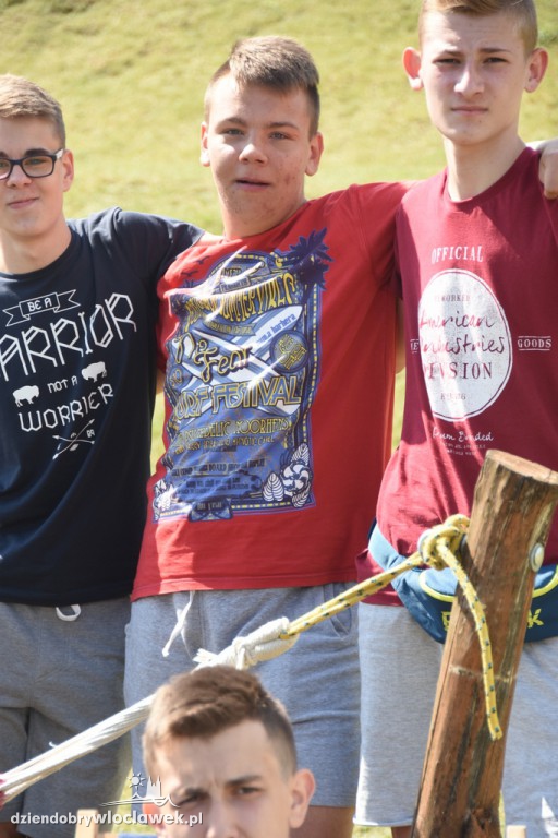 Uczniowie LO ABiS na pikniku na przystani