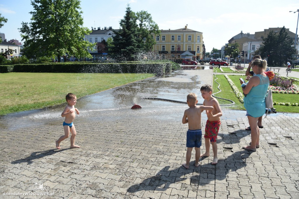 Kurtyna wodna na placu Wolności