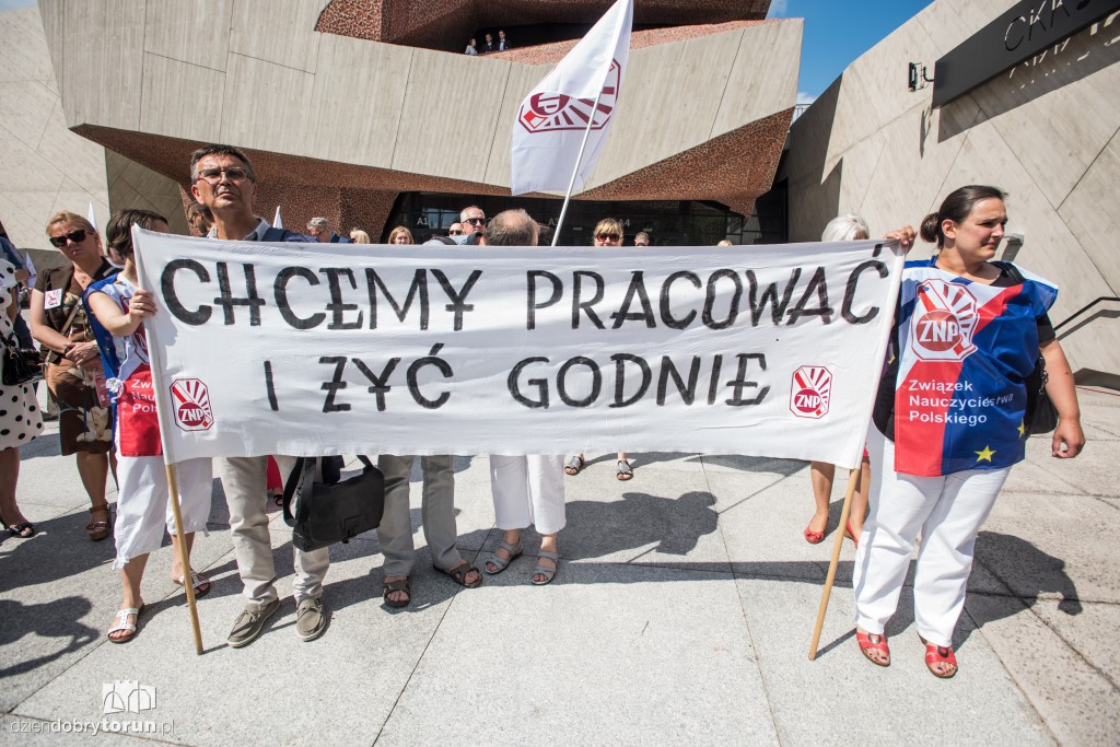 Protest nauczycieli w Toruniu