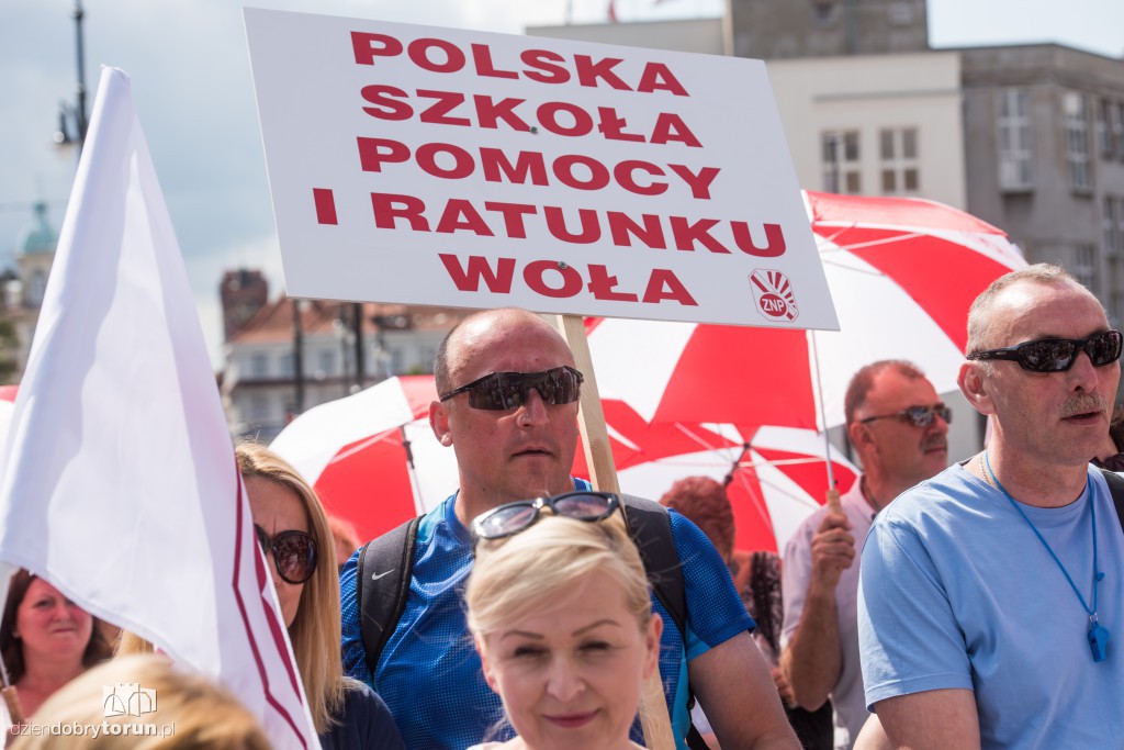 Protest nauczycieli w Toruniu