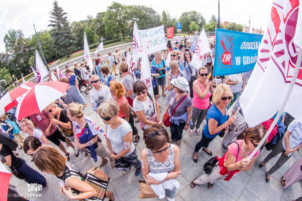 Protest nauczycieli w Toruniu