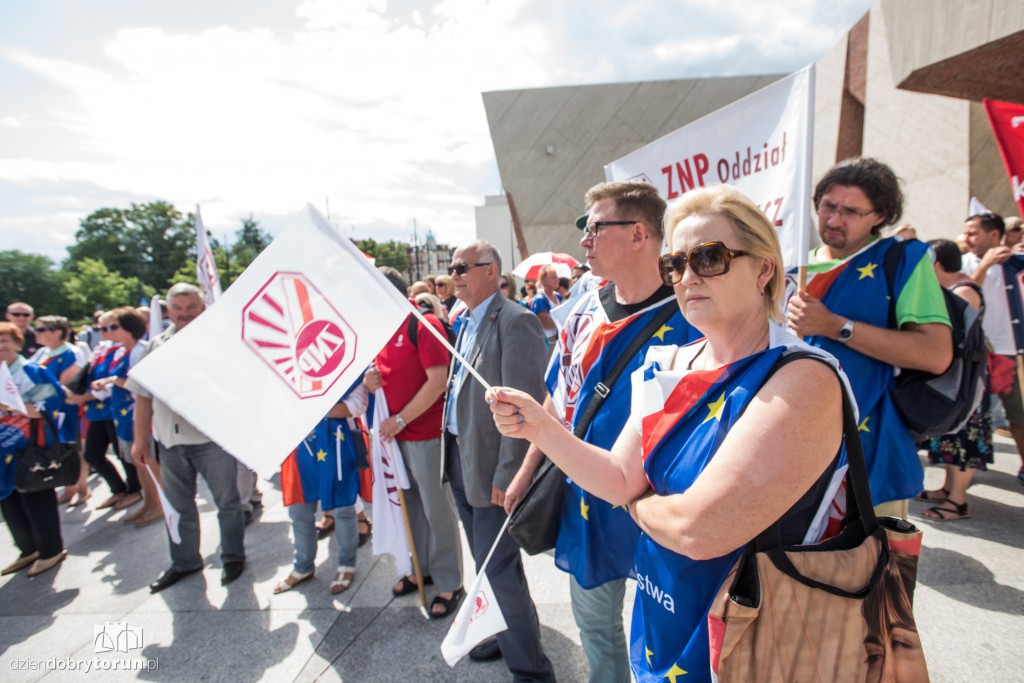 Protest nauczycieli w Toruniu