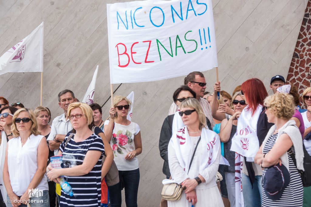 Protest nauczycieli w Toruniu