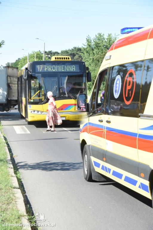 Kolizja autobusu MPK i auta dostawczego