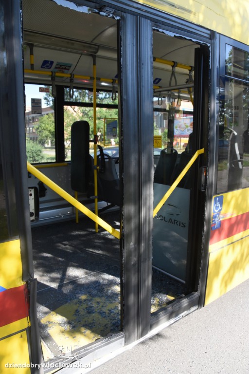 Kolizja autobusu MPK i auta dostawczego