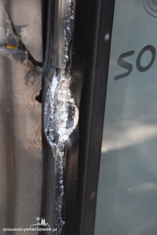 Kolizja autobusu MPK i auta dostawczego