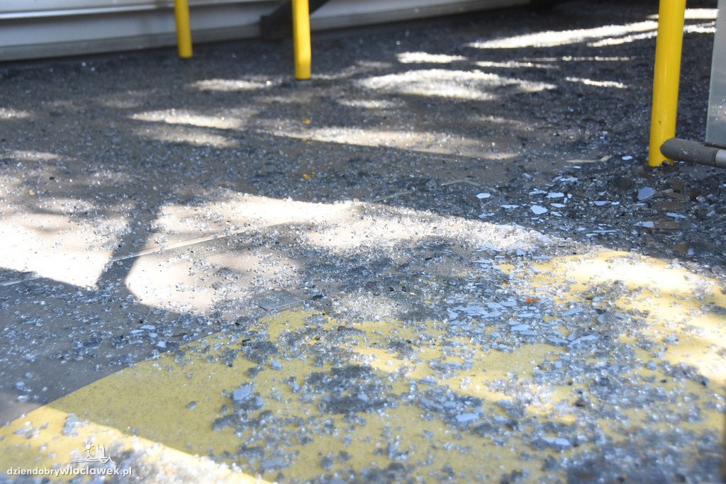 Kolizja autobusu MPK i auta dostawczego