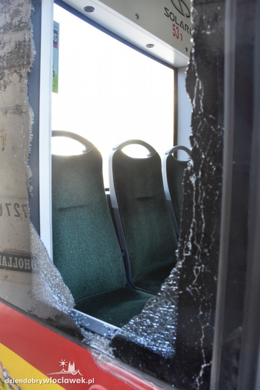 Kolizja autobusu MPK i auta dostawczego
