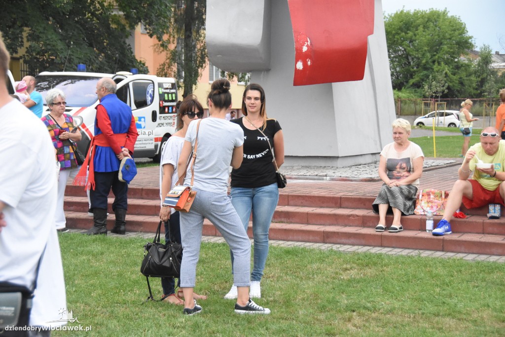 Wakacje z Długoszem na bulwarach