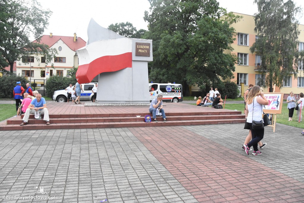 Wakacje z Długoszem na bulwarach