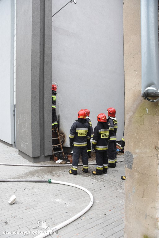 Pożar elewacji Zespołu Szkół Technicznych