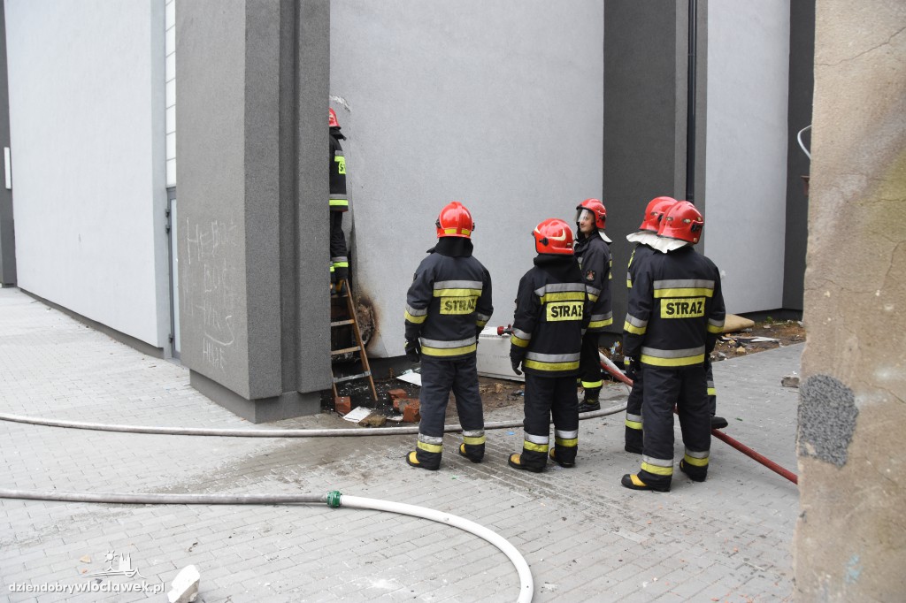 Pożar elewacji Zespołu Szkół Technicznych