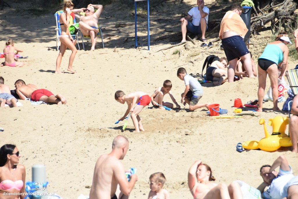 Upalny czwartek nad Wikaryjką