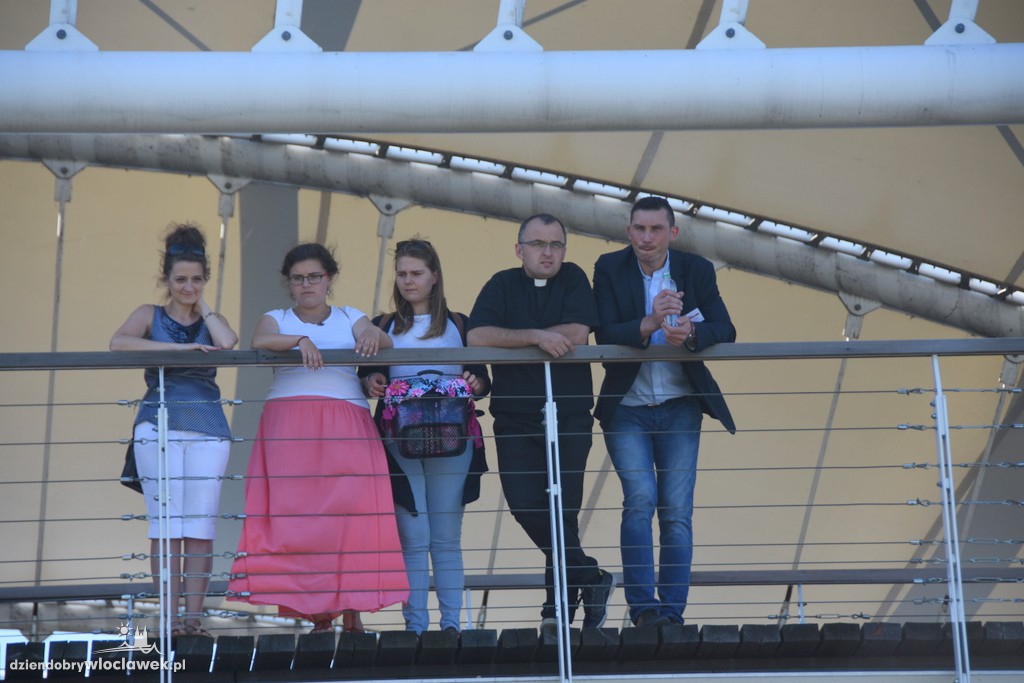 Pielgrzymi tanczyli na przystani