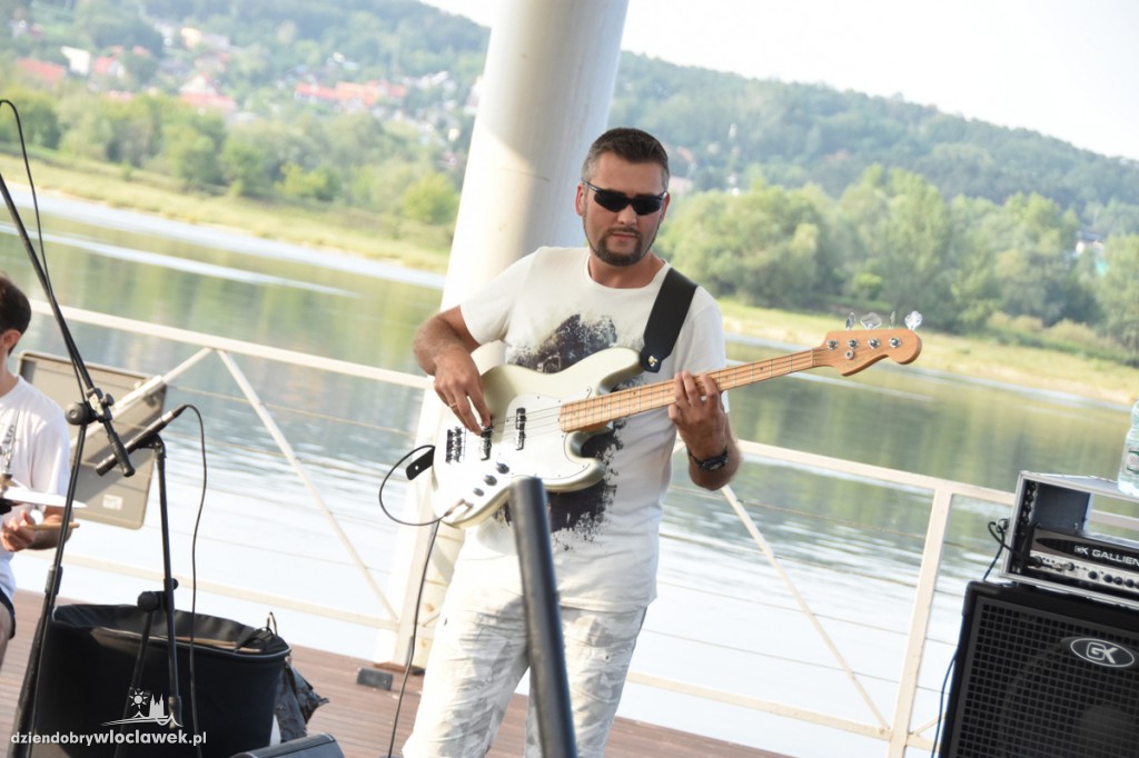 Base Brothers na pływającej scenie