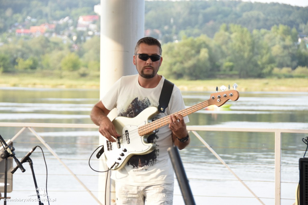 Base Brothers na pływającej scenie