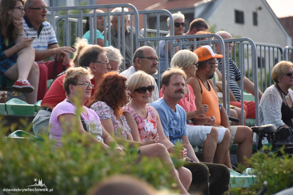 Base Brothers na pływającej scenie