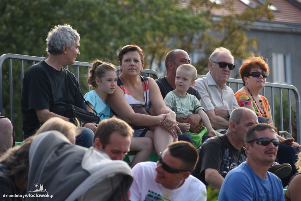 Base Brothers na pływającej scenie