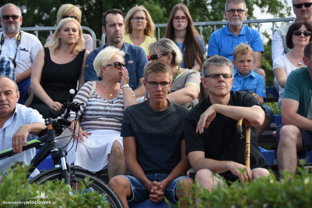 Base Brothers na pływającej scenie