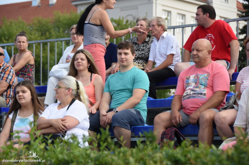 Base Brothers na pływającej scenie