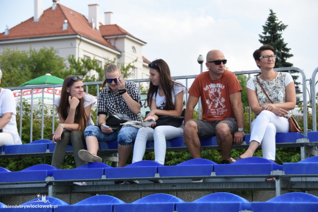 Base Brothers na pływającej scenie