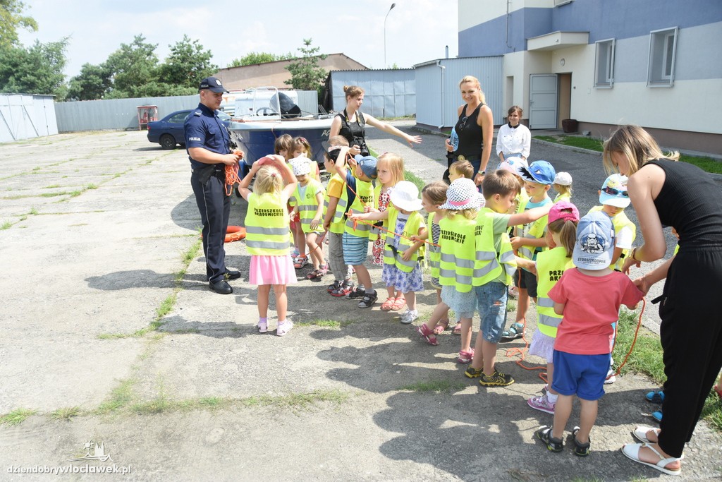 Przedszkolaki odwiedziły policję