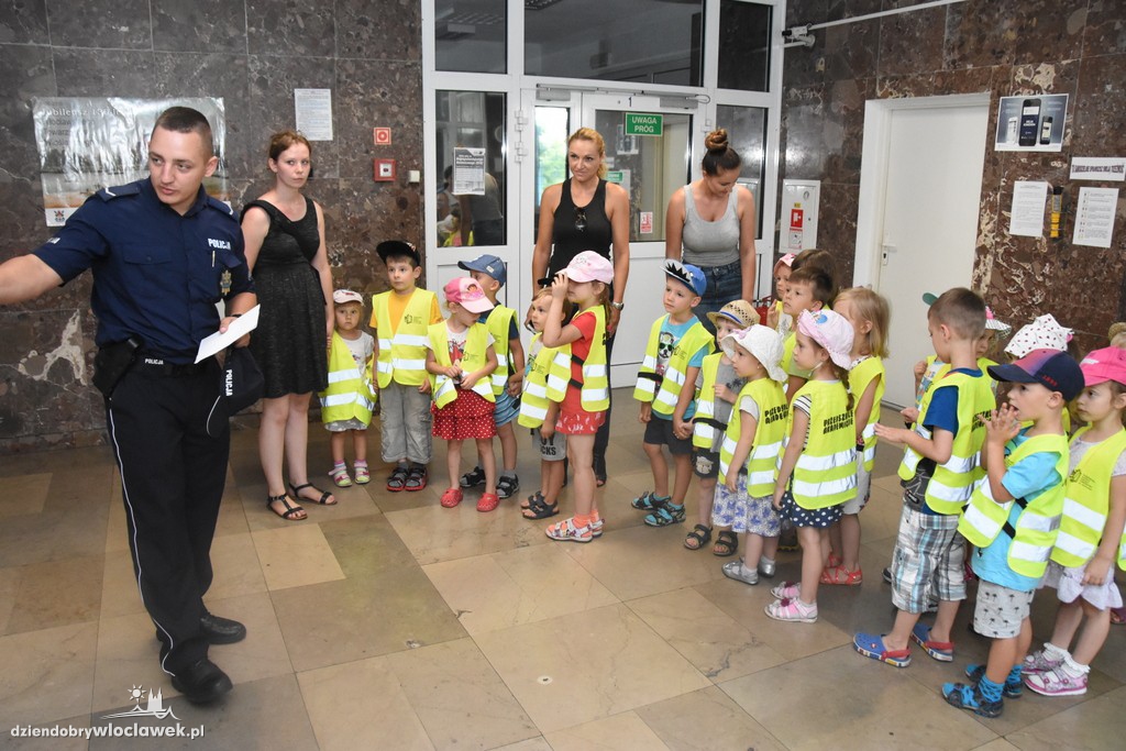 Przedszkolaki odwiedziły policję