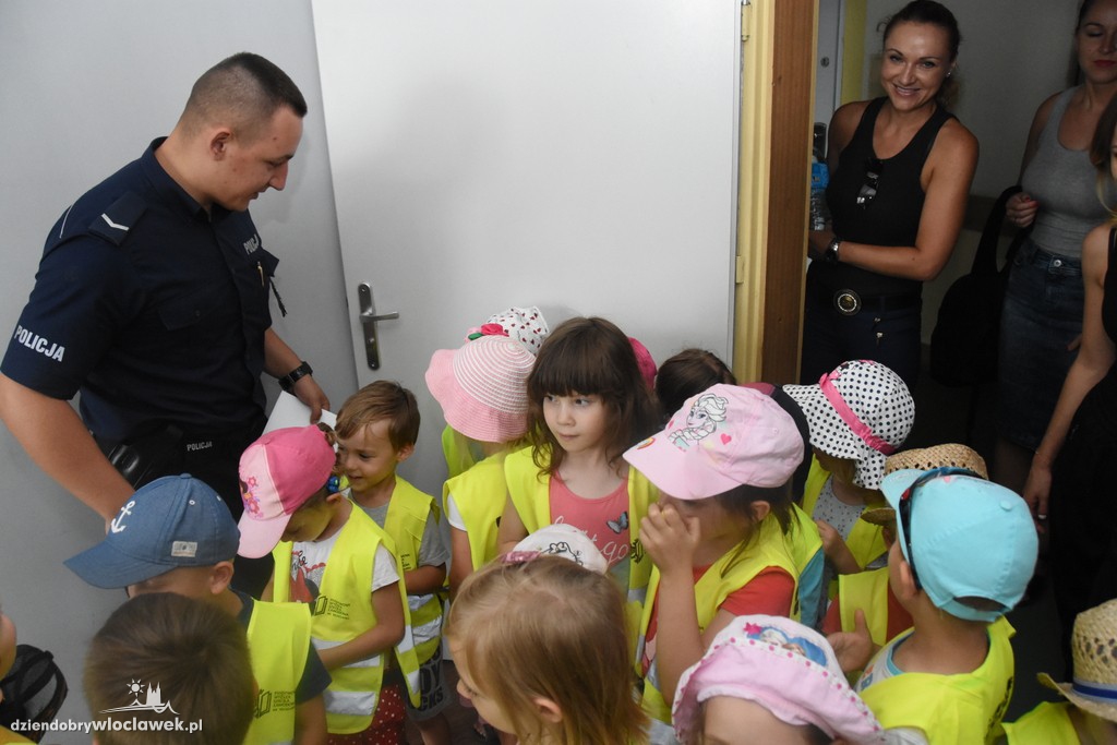 Przedszkolaki odwiedziły policję