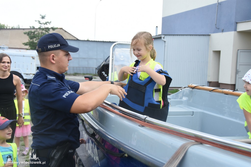 Przedszkolaki odwiedziły policję