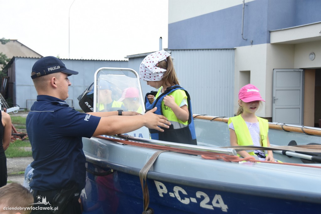 Przedszkolaki odwiedziły policję