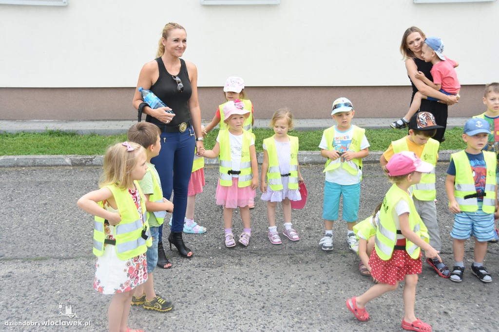 Przedszkolaki odwiedziły policję