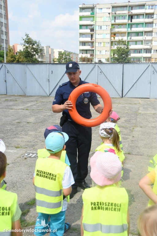 Przedszkolaki odwiedziły policję