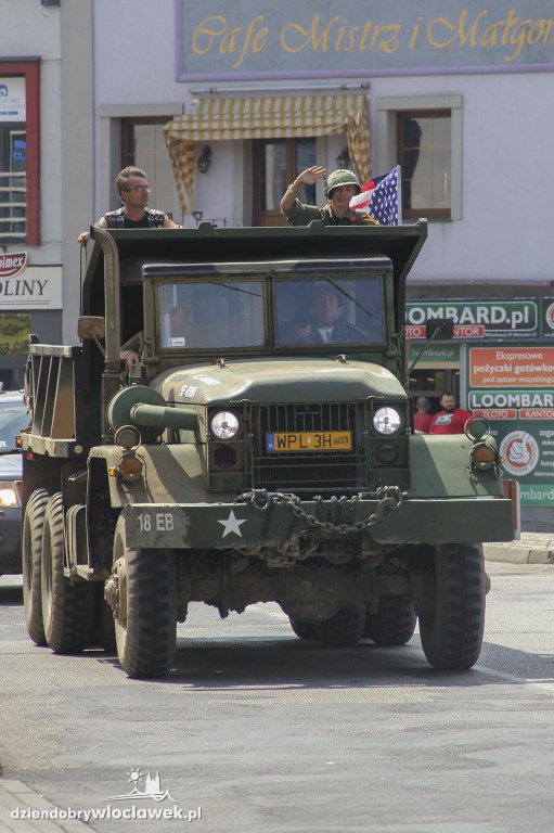 Parada pojazdów militarnych