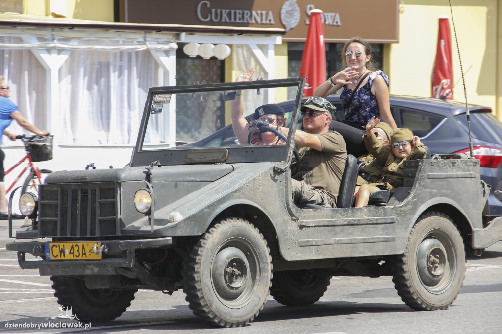 Parada pojazdów militarnych