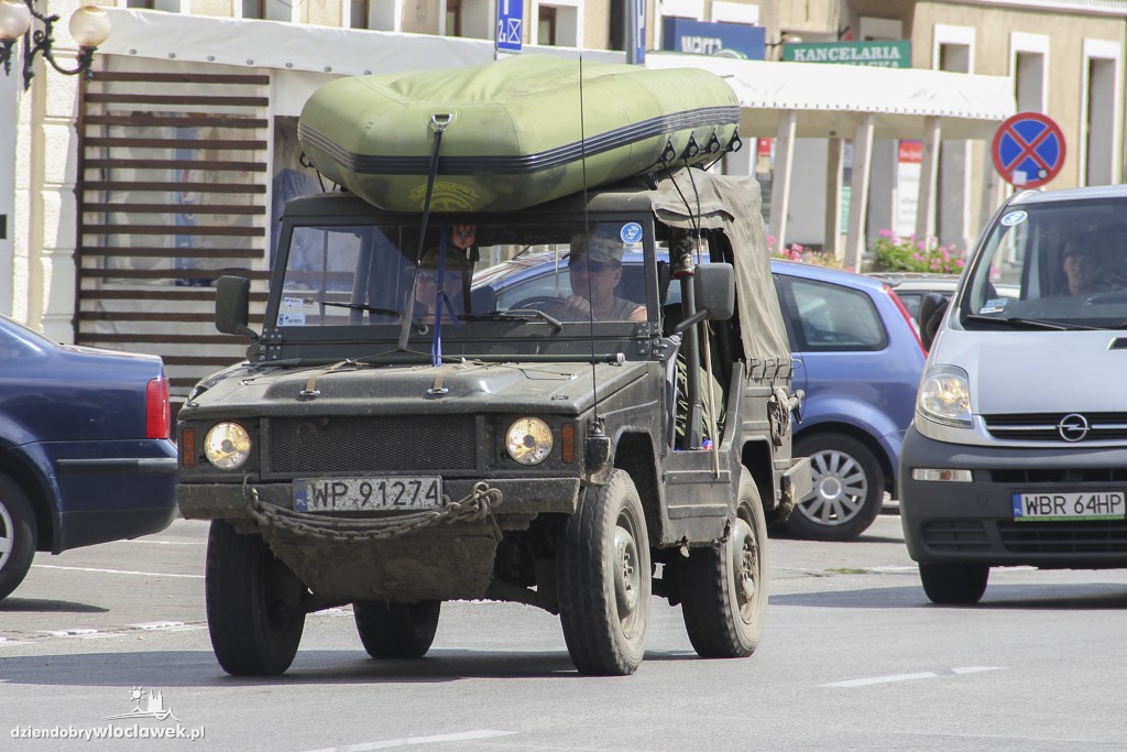 Parada pojazdów militarnych