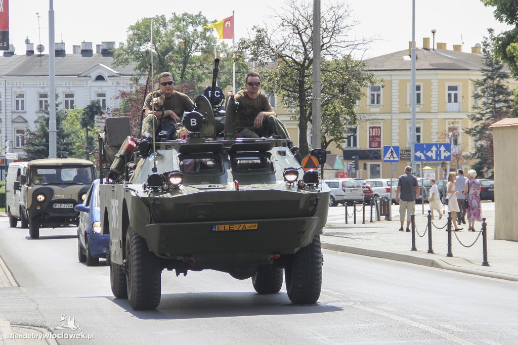 Parada pojazdów militarnych
