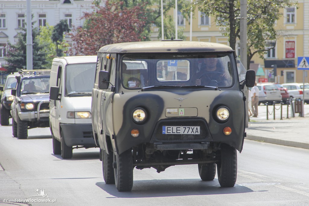 Parada pojazdów militarnych