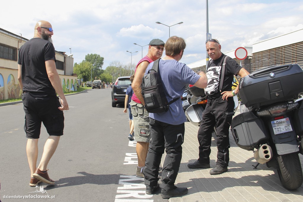 Parada pojazdów militarnych