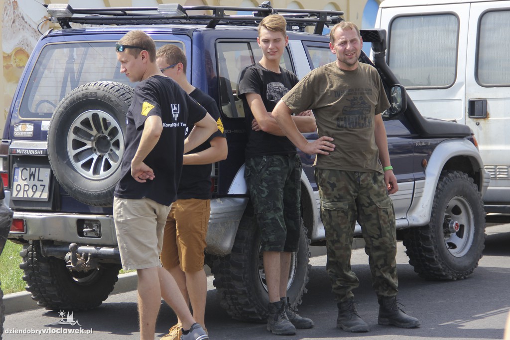 Parada pojazdów militarnych