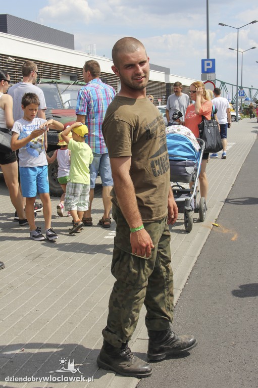 Parada pojazdów militarnych