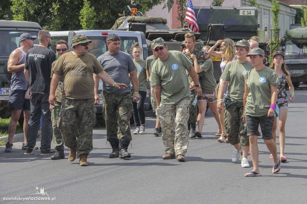 Parada pojazdów militarnych