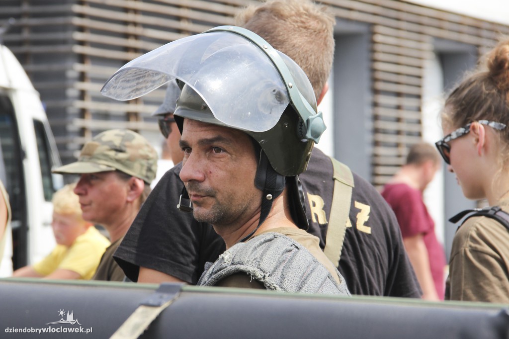 Parada pojazdów militarnych