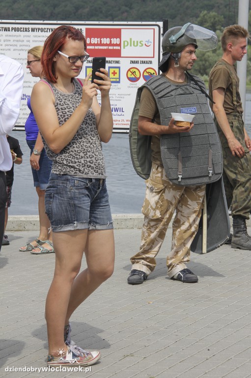Parada pojazdów militarnych