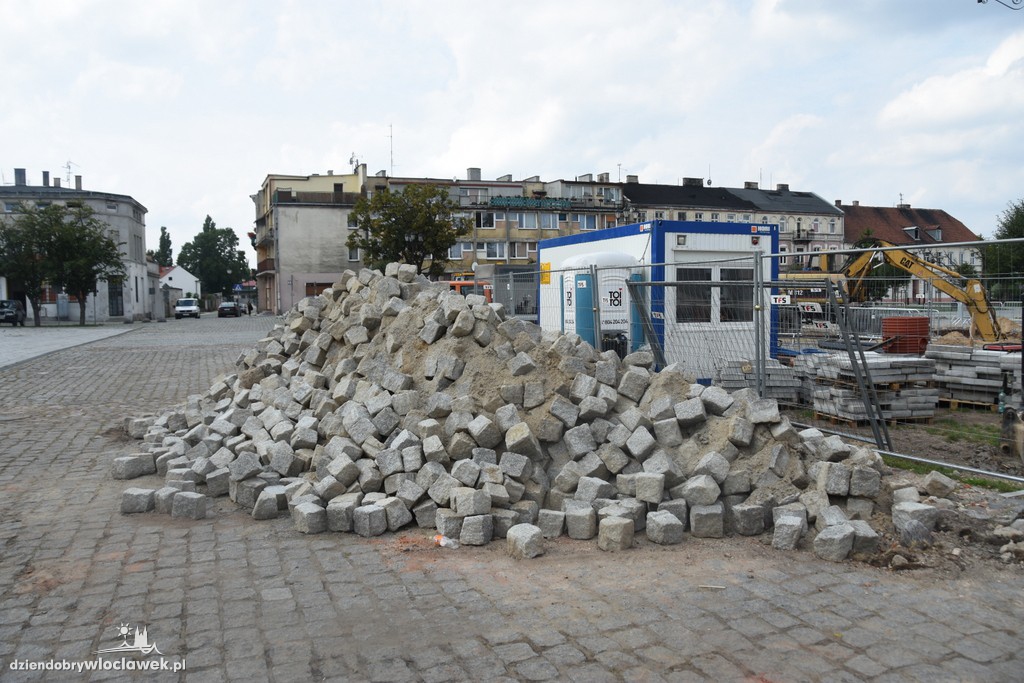 Budowa fontanny na Starym Rynku
