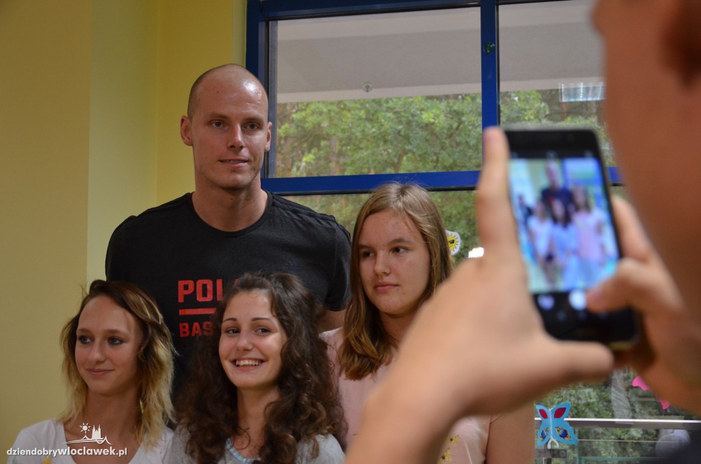 Kadrowicze z wizytą u chorych dzieci