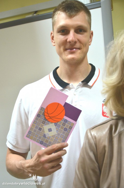 Kadrowicze z wizytą u chorych dzieci
