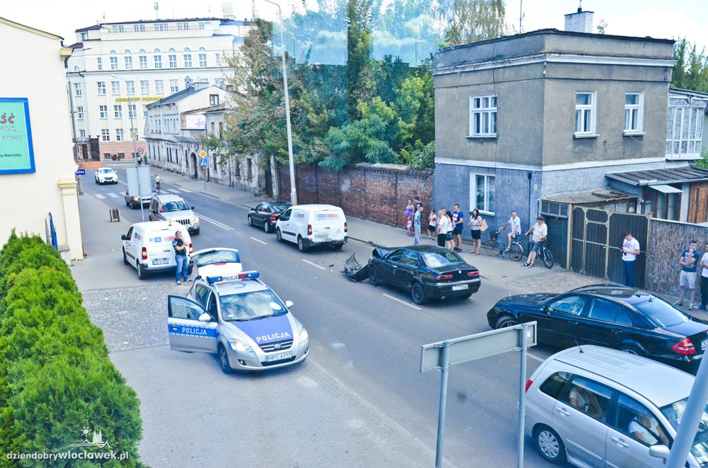 Kolizja i pościg za kierowcą na ul. Brzeskiej