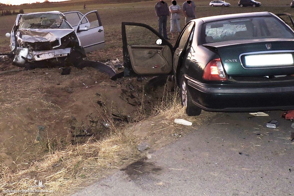 Zderzenie rovera i skody na drodze